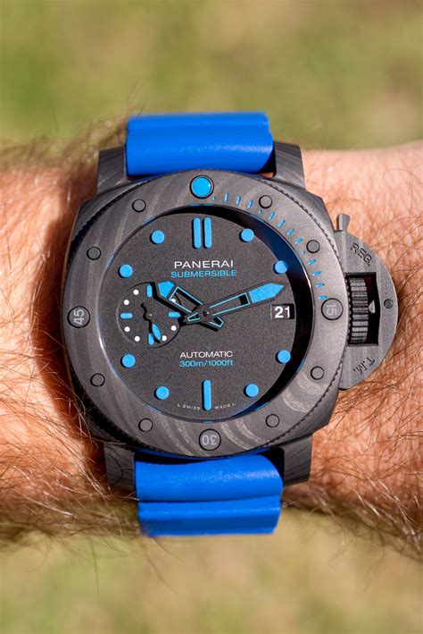 panerai submersible carbotech pam960